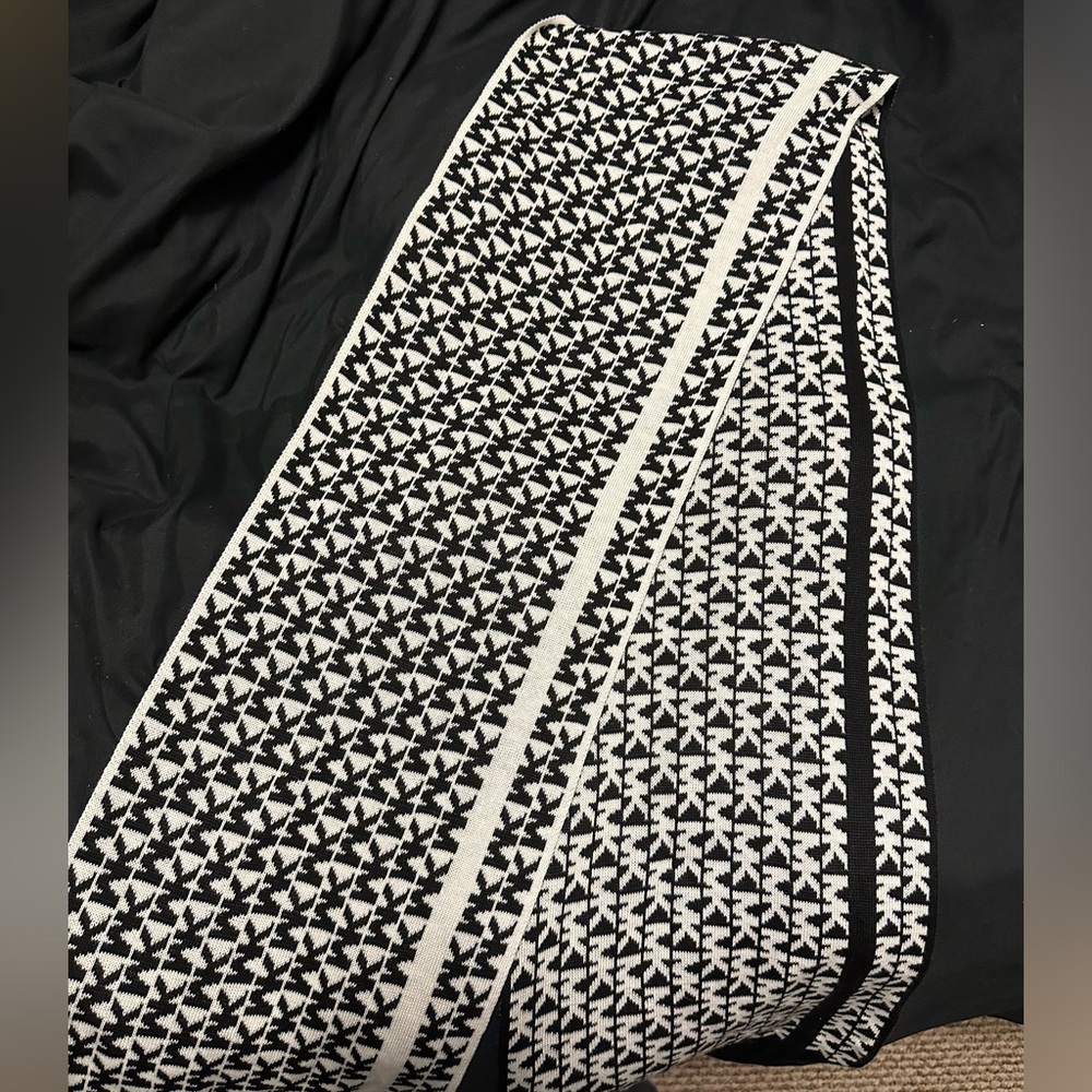 NWOT Michael Kors Scarf